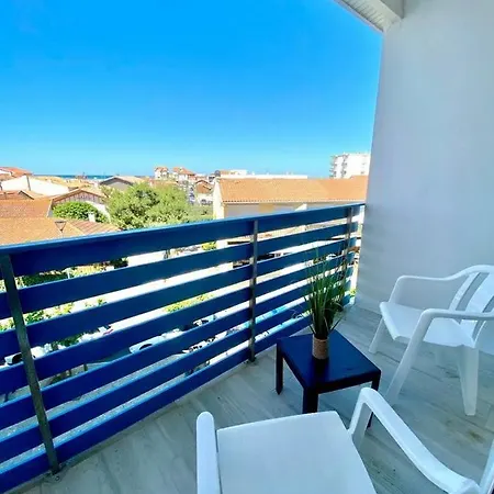 Apartment Moderne Idealement Situe-parking Privatif-vue Exceptionnelle *